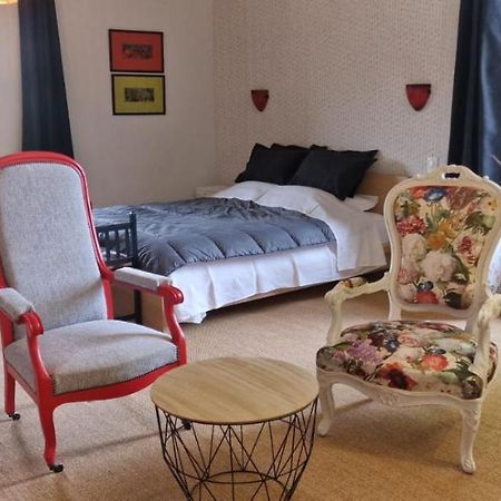 Millery  La Maison Forte - Chambres Et Table D'Hotes מראה חיצוני תמונה