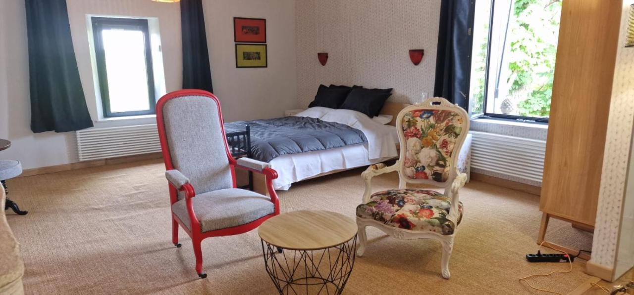 Millery  La Maison Forte - Chambres Et Table D'Hotes מראה חיצוני תמונה